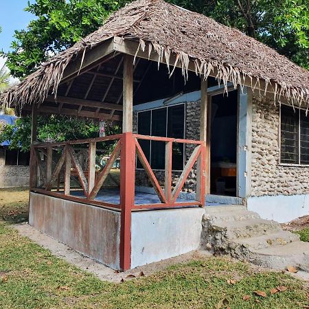 Lonnoc Beach Lodge Hog Harbour Buitenkant foto